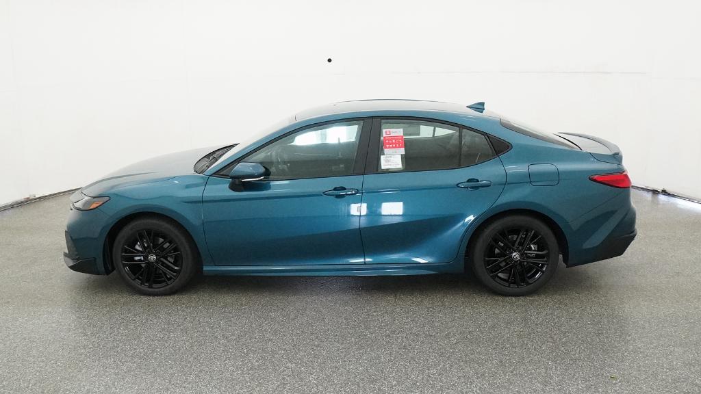 2025 Toyota Camry SE photo 9