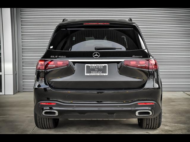2025 Mercedes Benz GLS 450 4MATIC photo 4