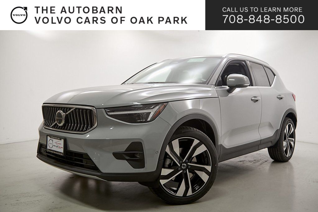 2025 VOLVO XC40 - Image 23