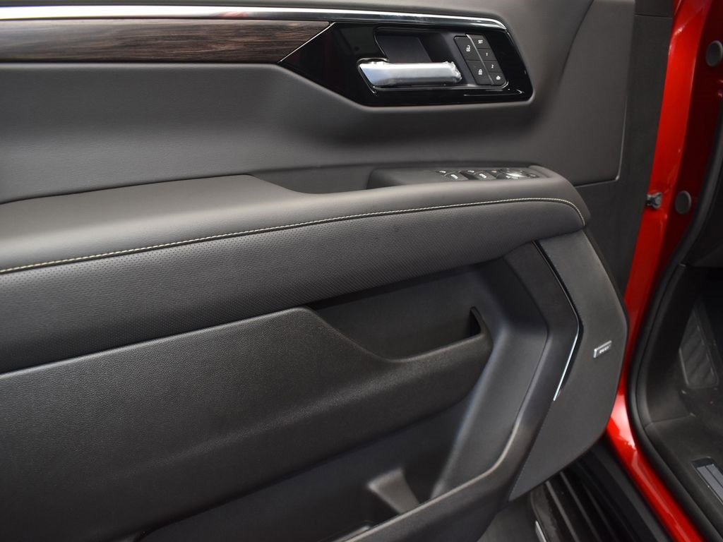 2025 Chevrolet Tahoe Premier photo 11