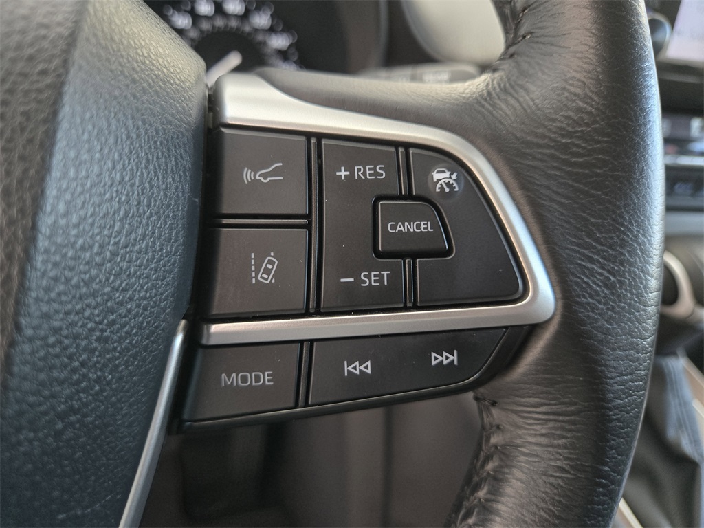 2024 Toyota Sienna XLE photo 13