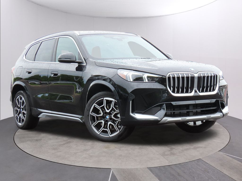 2025 BMW X1 28i's photo