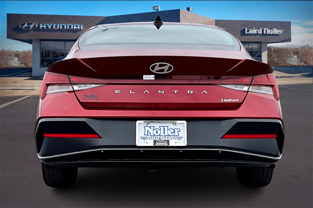 2025 Hyundai Elantra Limited photo 4