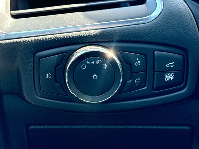 2022 Ford Edge ST photo 29