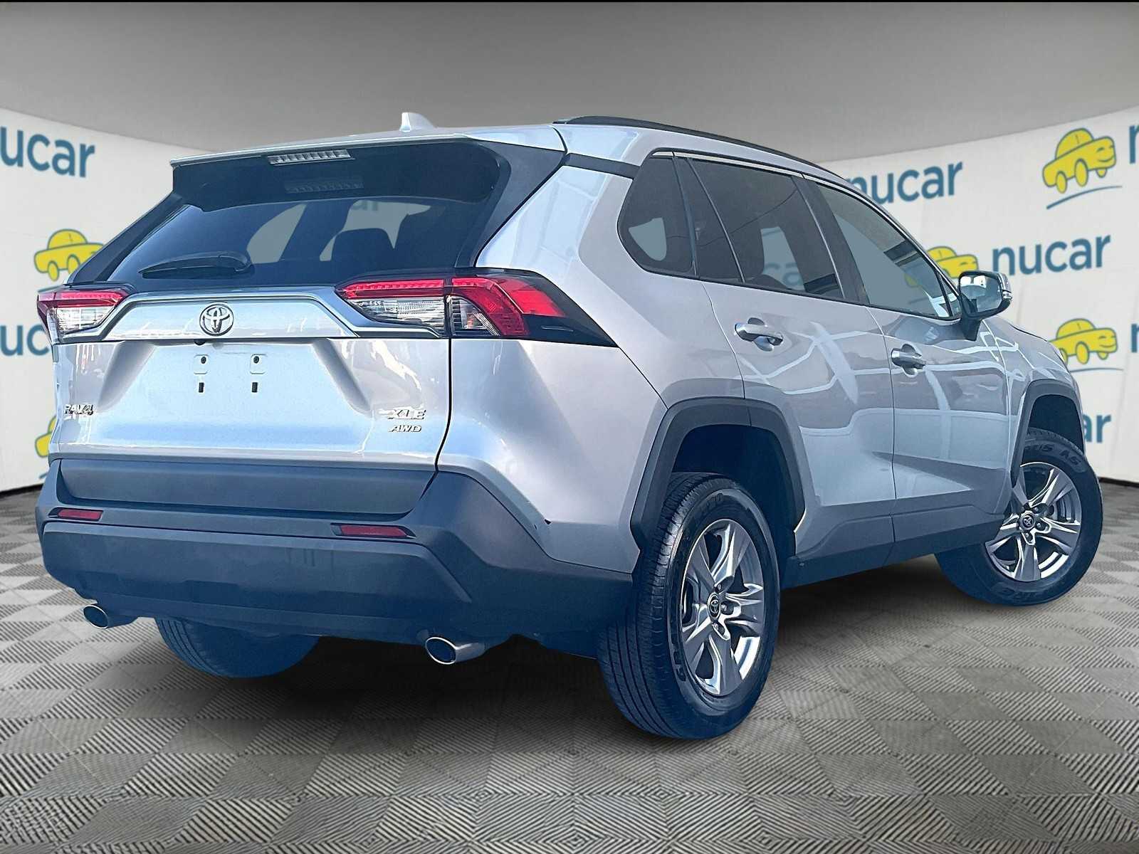 2023 Toyota RAV4 XLE photo 6