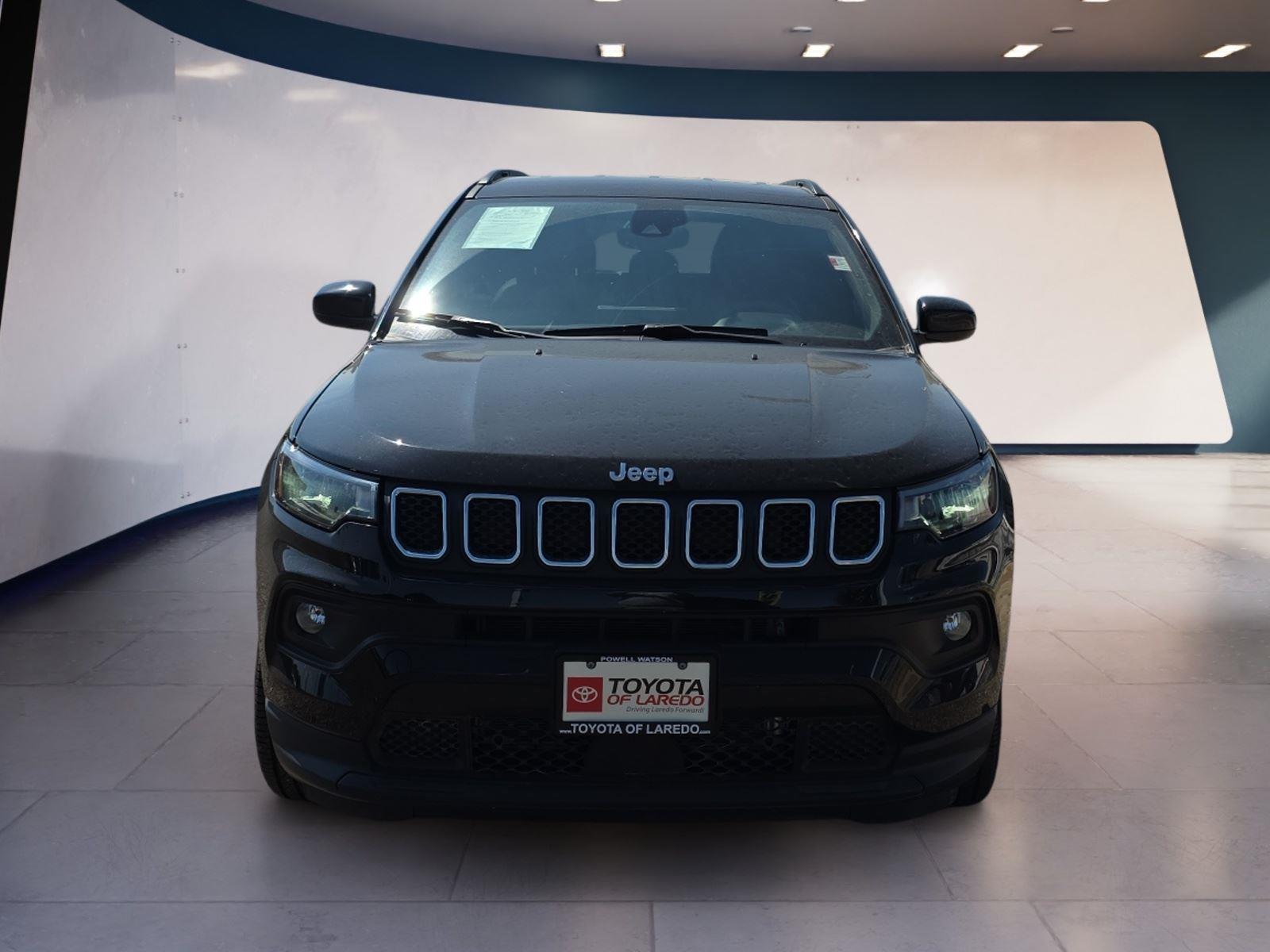 2024 Jeep Compass Latitude Lux photo 8