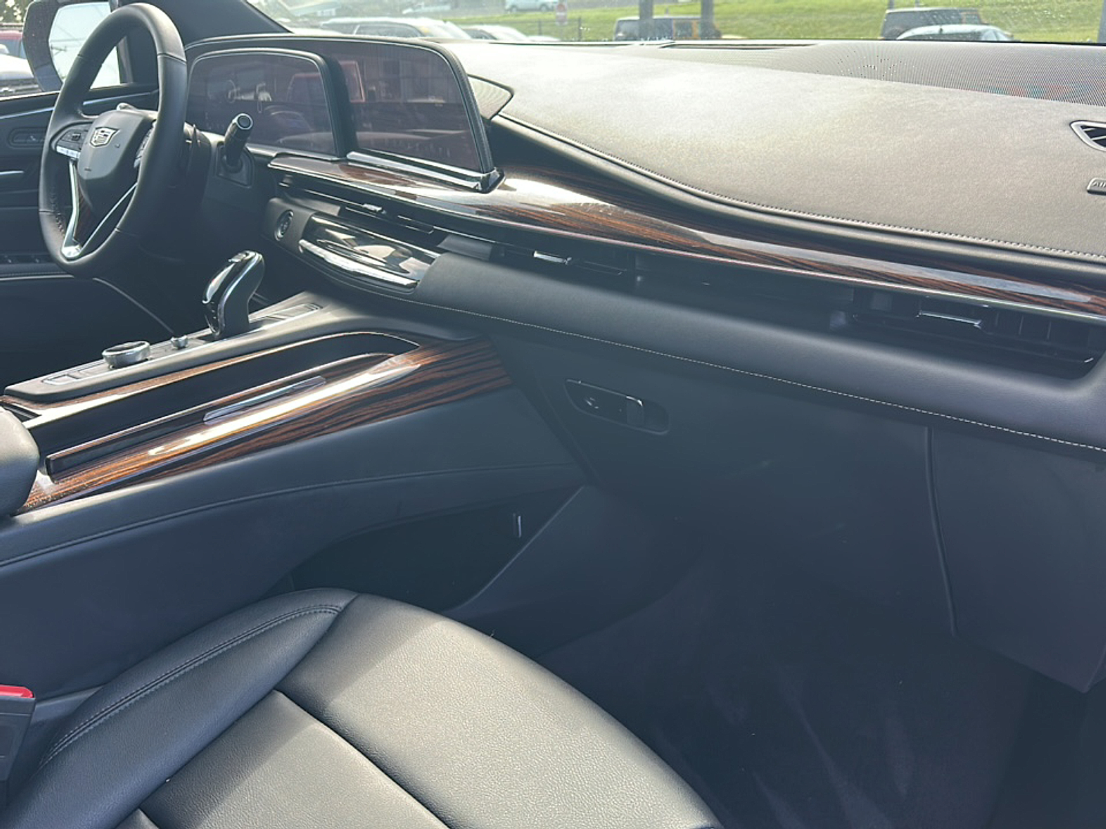 2023 Cadillac Escalade Luxury photo 10