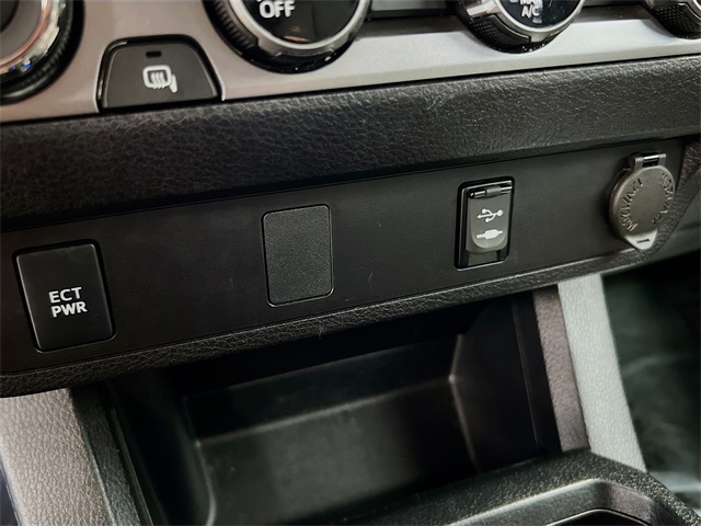 2018 Toyota Tacoma TRD Off-Road photo 15