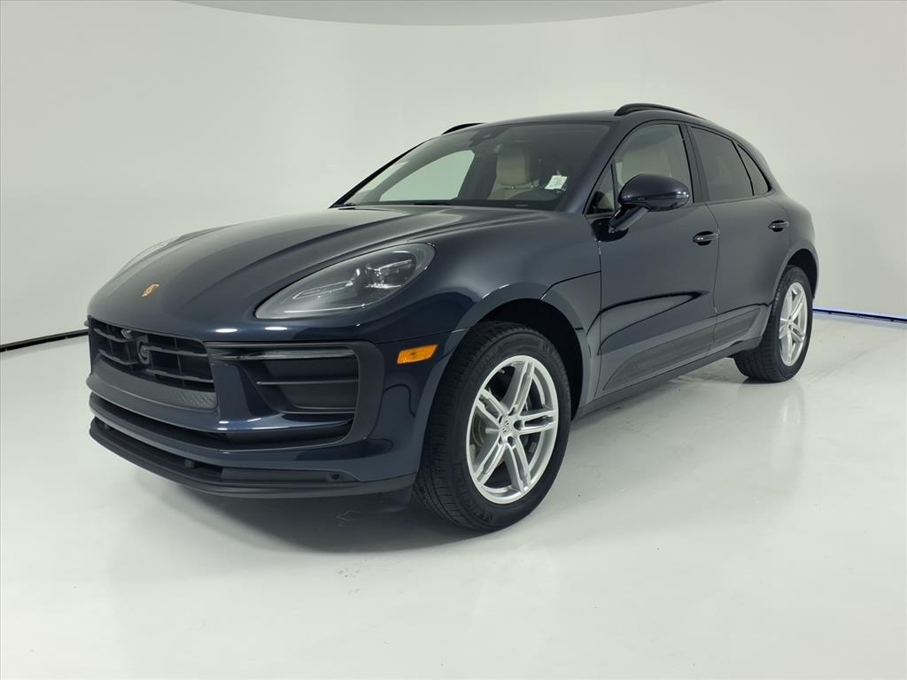 2023 Porsche Macan Base's photo
