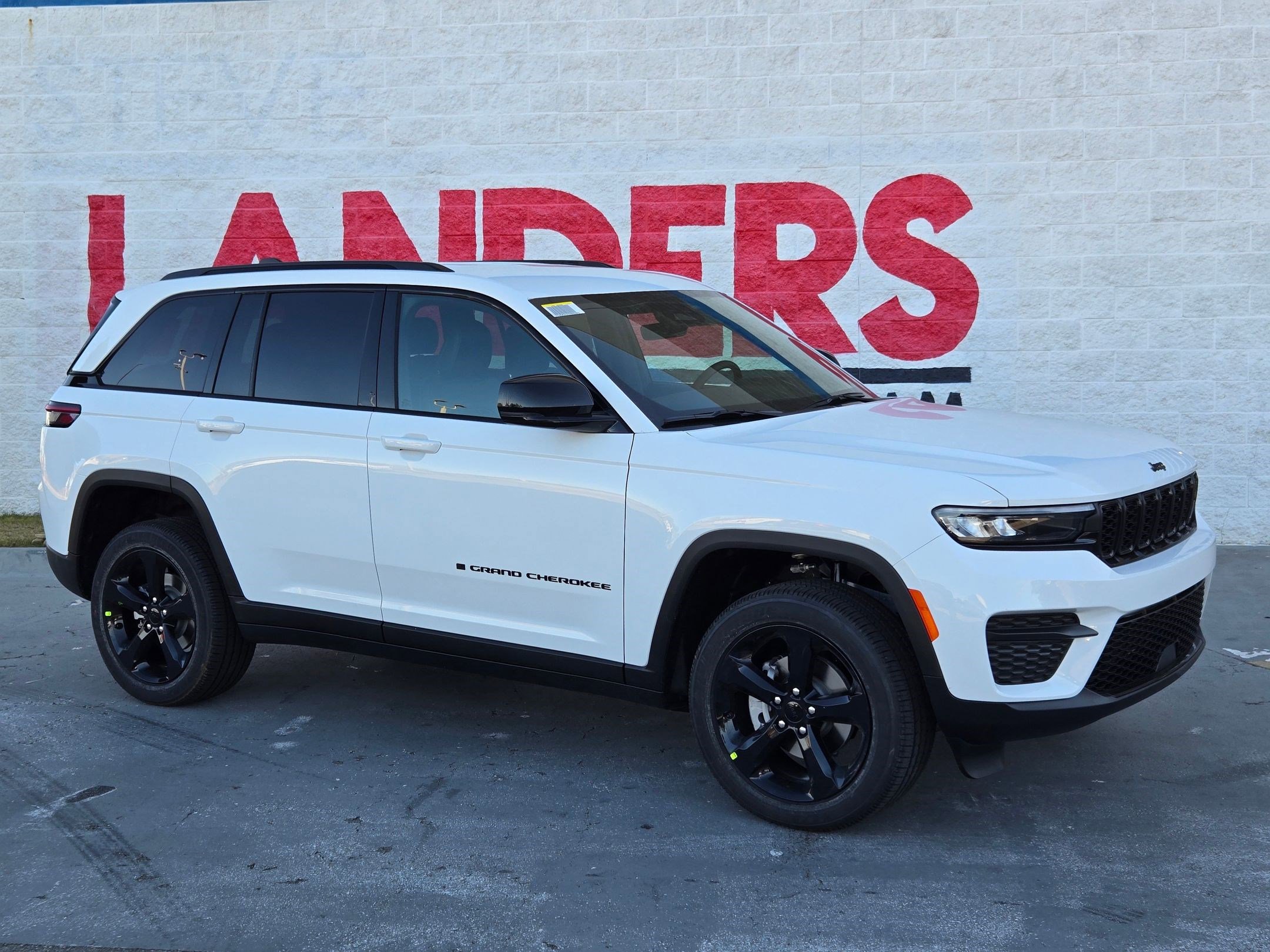 2025 Jeep Grand Cherokee Altitude's photo