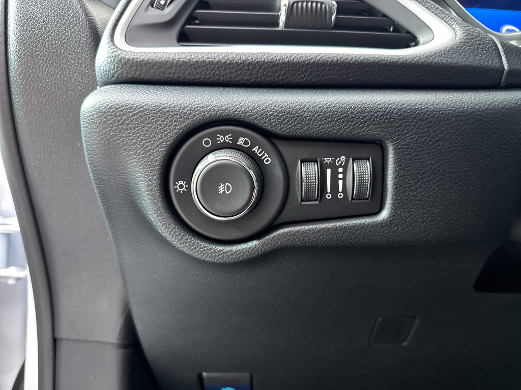 2025 Chrysler Pacifica photo 36