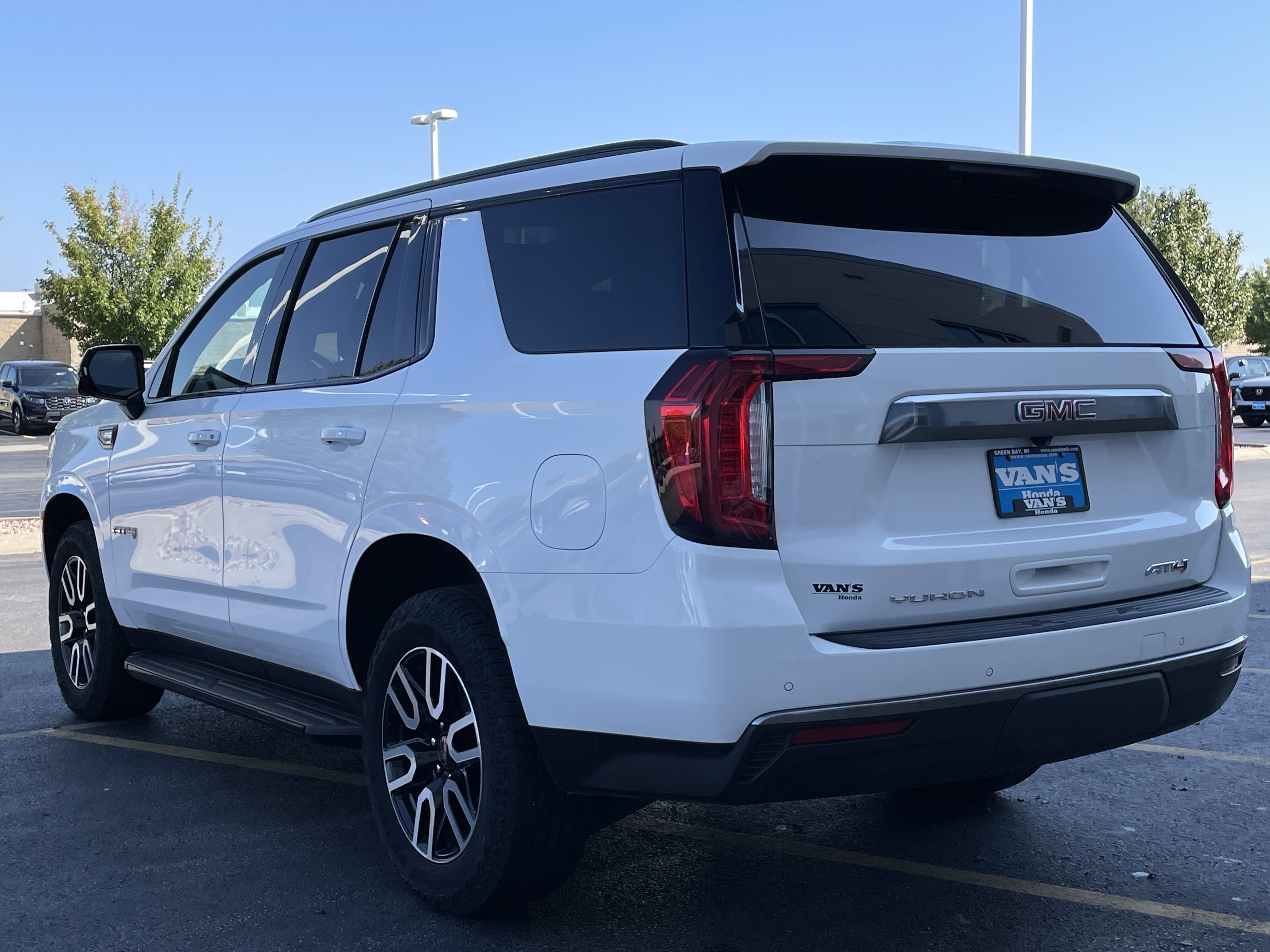 2024 Gmc Yukon AT4 photo 2