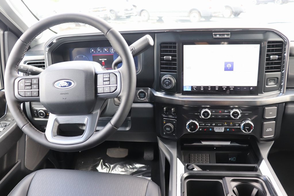 2025 Ford F-250 Lariat photo 2