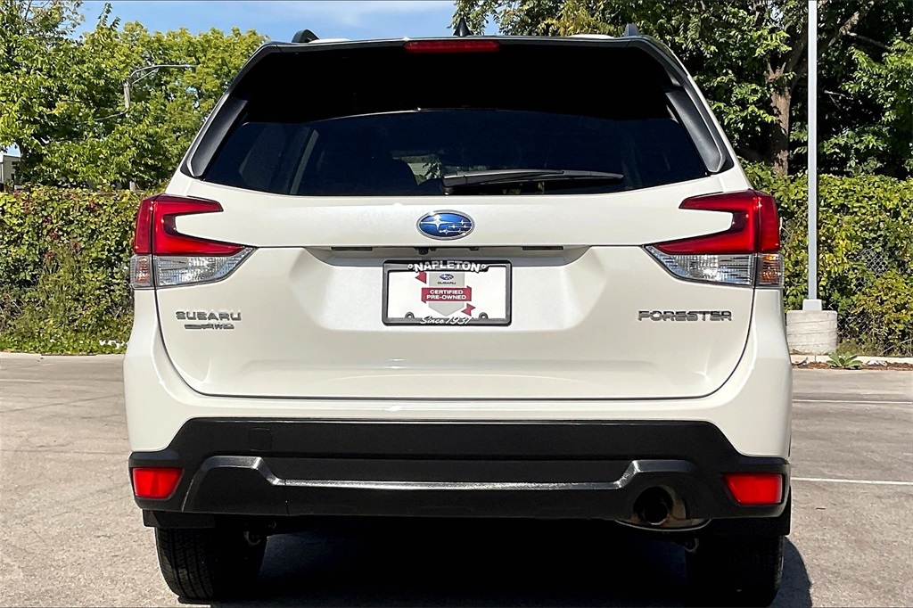 2024 Subaru Forester Premium photo 3