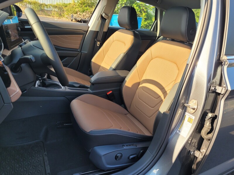 2025 Volkswagen Jetta 1.5T SEL photo 4