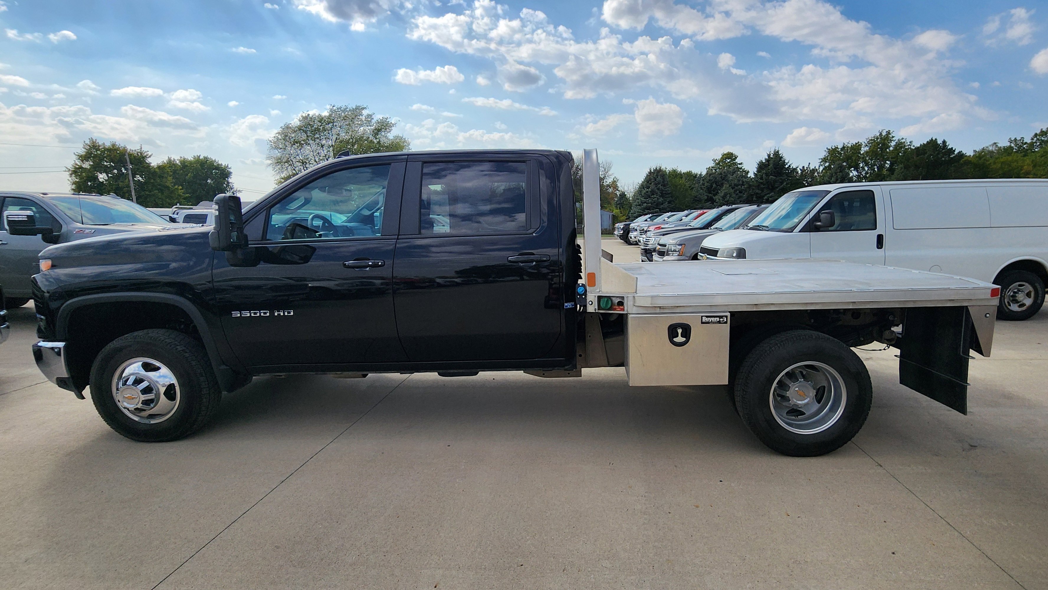 2024 Chevrolet Silverado 3500HD LT photo 5