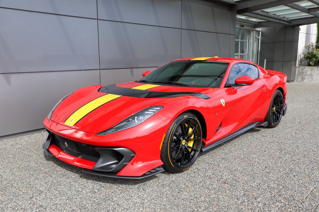 2023 Ferrari 812 Competizione photo 9