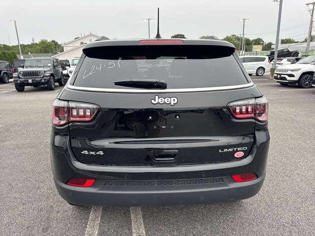 2025 Jeep Compass Limited photo 2