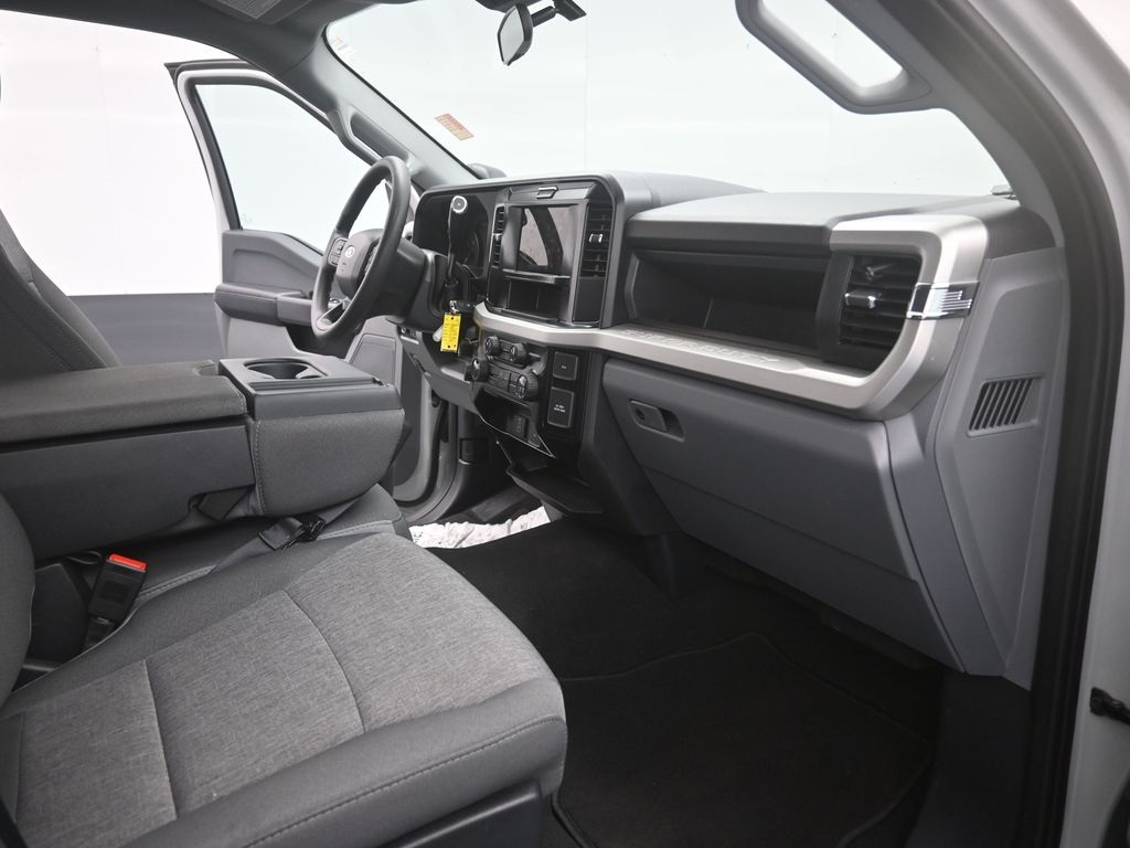 2025 Ford F-250 photo 24