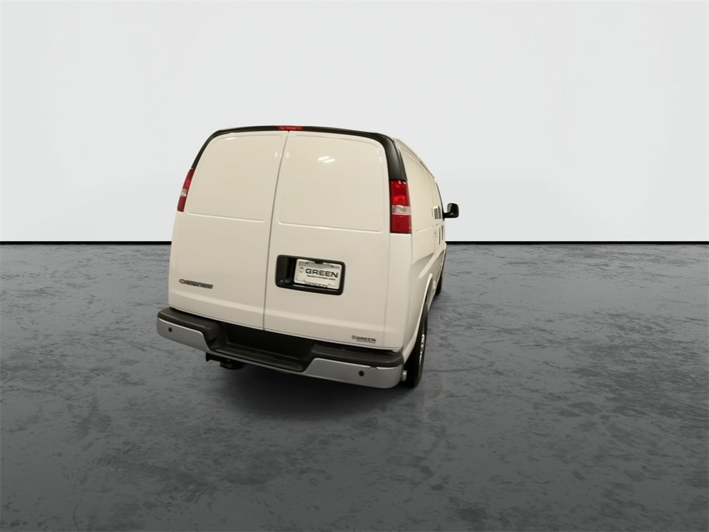 2025 Chevrolet Express Cargo 2500 photo 4