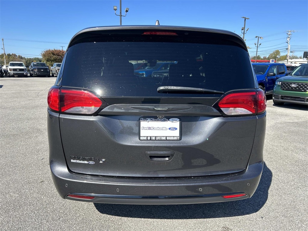 2019 Chrysler Pacifica Touring Plus photo 4