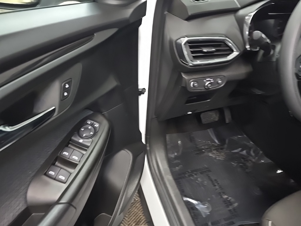 2023 Chevrolet Trailblazer LT photo 27
