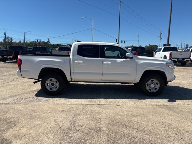 2021 Toyota Tacoma SR's photo