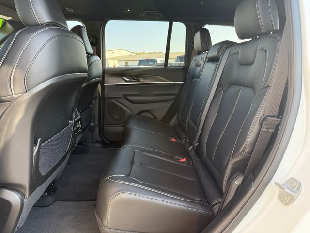 2025 Jeep Grand Cherokee Limited photo 36
