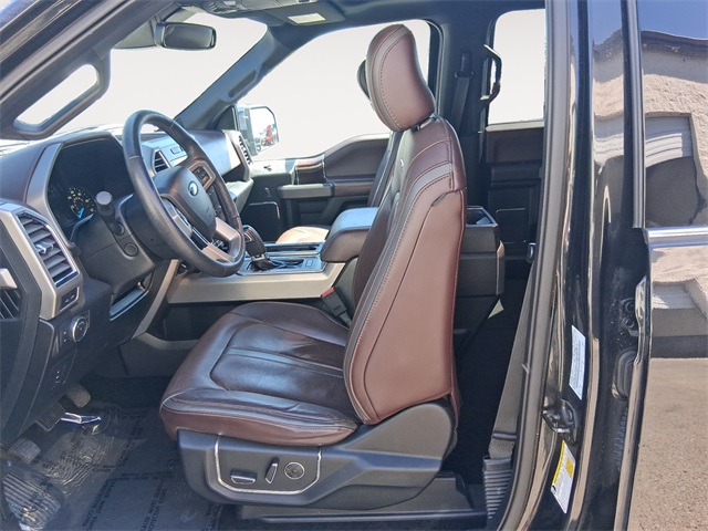 2015 Ford F-150 Platinum photo 9