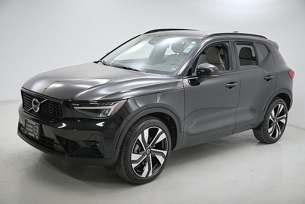 2023 VOLVO XC40 - Image 5