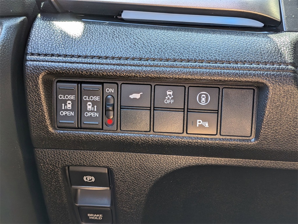 2024 Honda Odyssey Touring photo 14