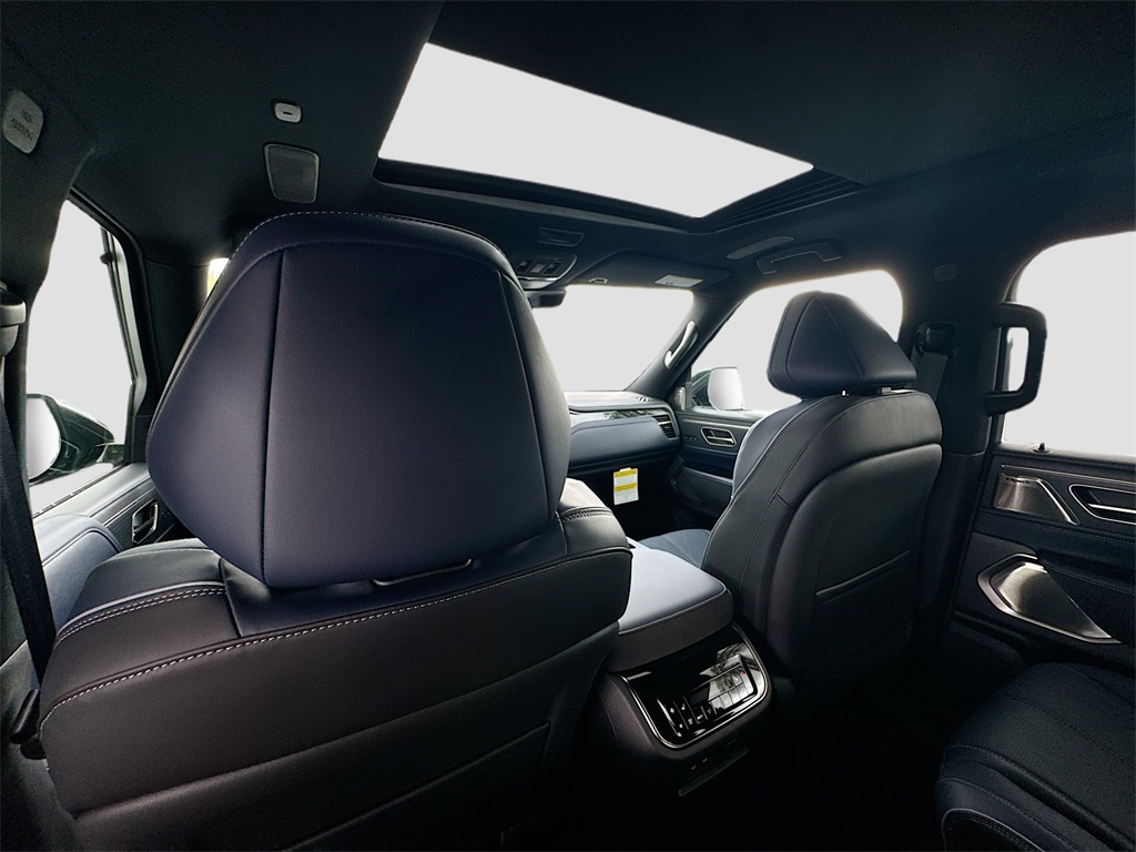 2026 Infiniti QX80 Sensory photo 23