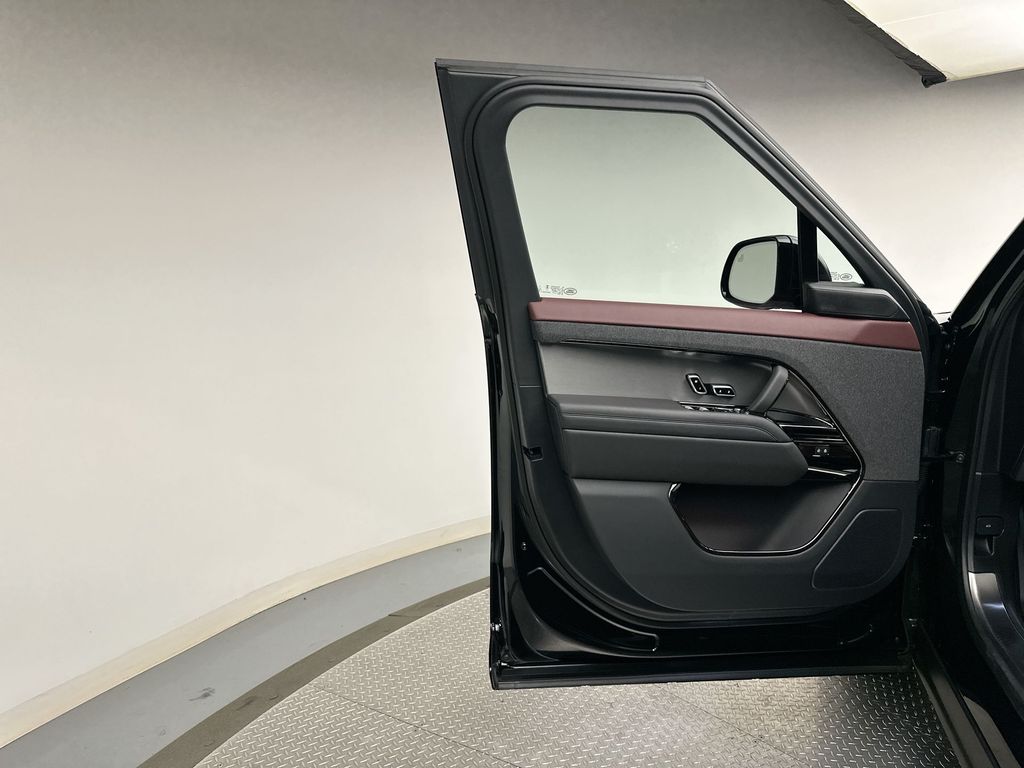 2024 Land Rover Range Rover Sport P400 Dynamic SE photo 6