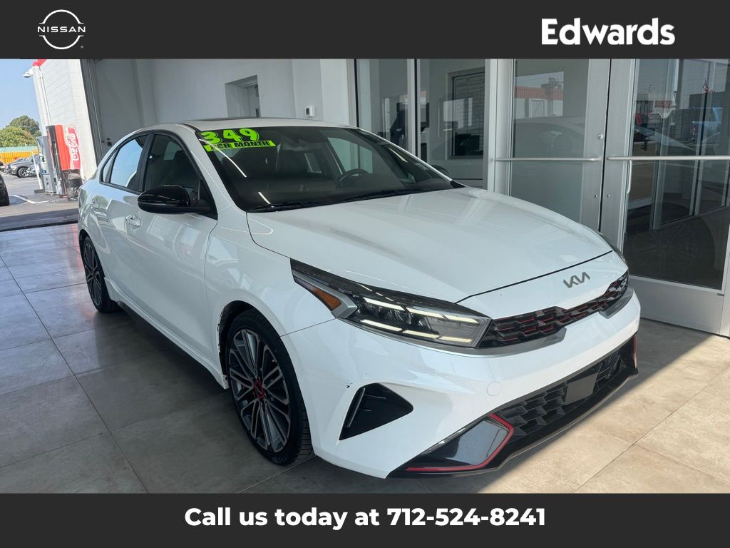 2023 Kia Forte GT photo 2