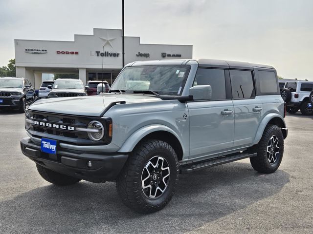 2024 Ford Bronco Outer Banks photo 4