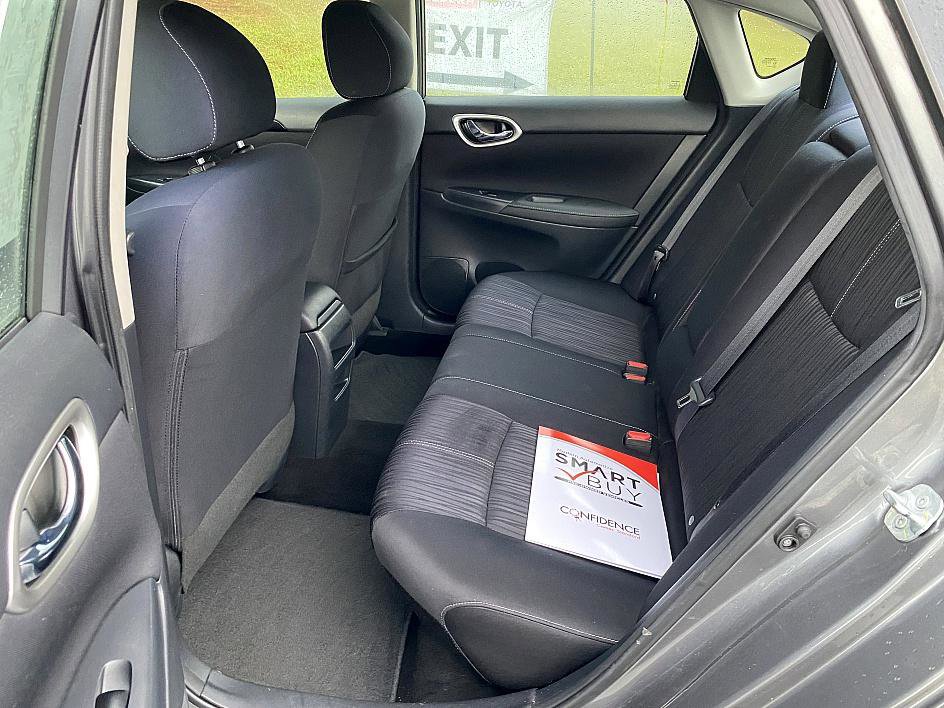 2016 Nissan Sentra SV photo 4