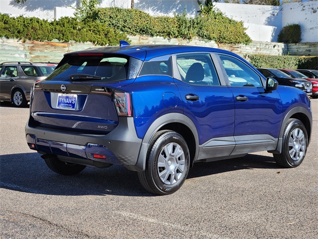 2025 Nissan Kicks S photo 3