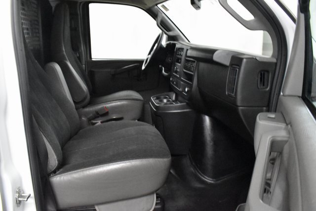 2023 Gmc Savana Cargo 2500 photo 10