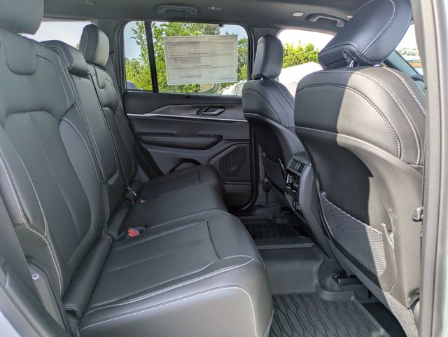 2025 Jeep Grand Cherokee Limited photo 25