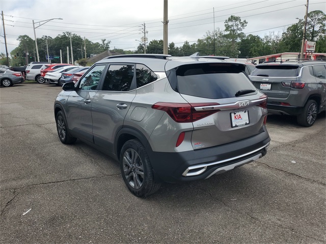 2023 Kia Seltos S photo 3