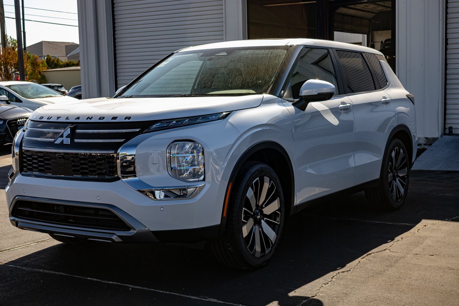 2025 Mitsubishi Outlander SE's photo