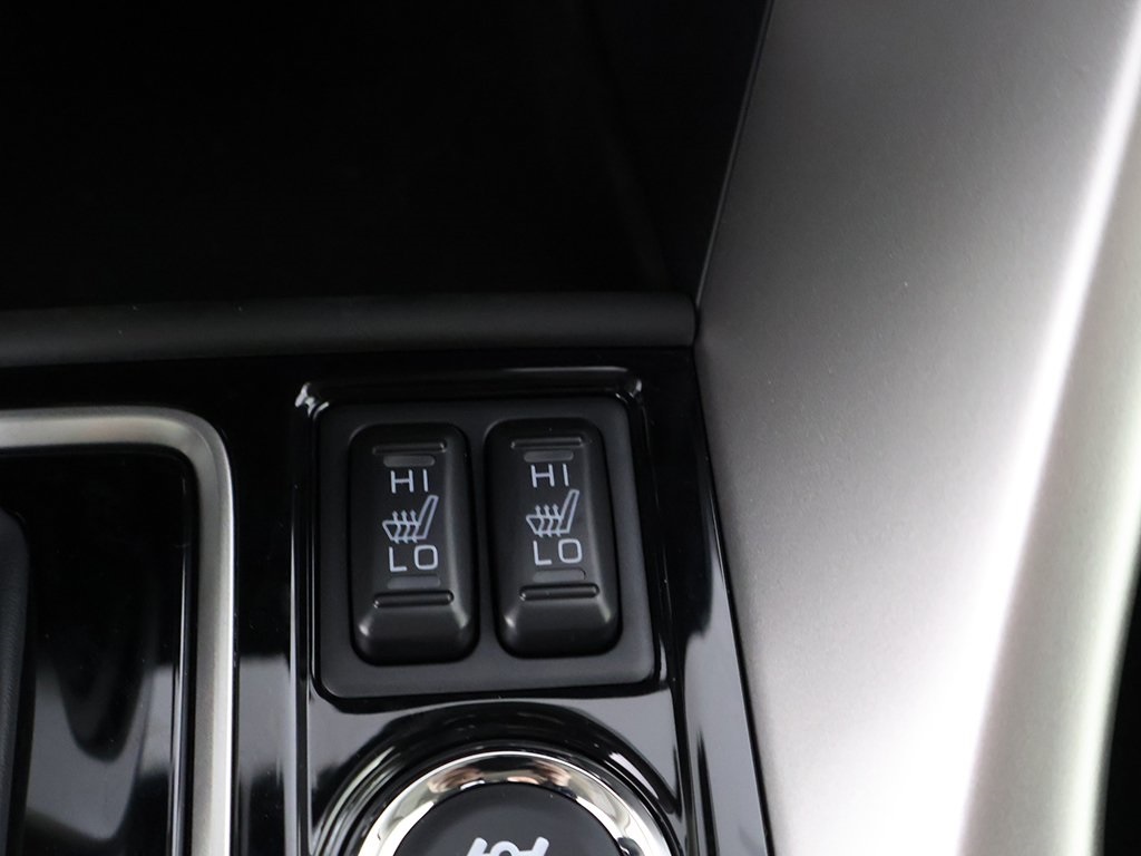 2025 Mitsubishi Eclipse Cross LE photo 8