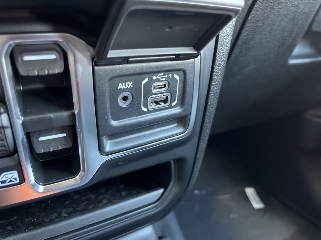 2025 Jeep Gladiator Sport photo 41