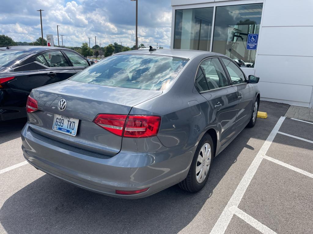 2015 Volkswagen Jetta 2.0 S photo 2