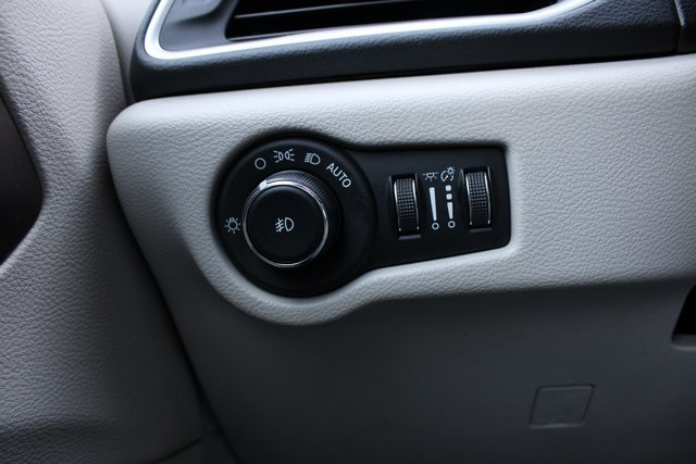2018 Chrysler Pacifica Touring L photo 13