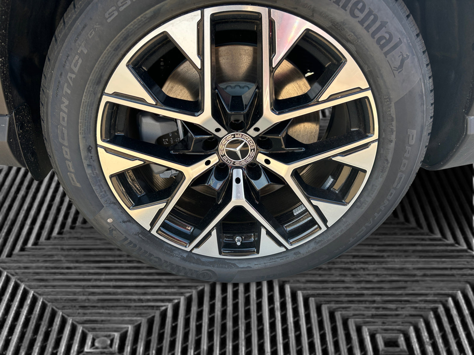 2025 Mercedes Benz GLC 350e 4MATIC photo 12
