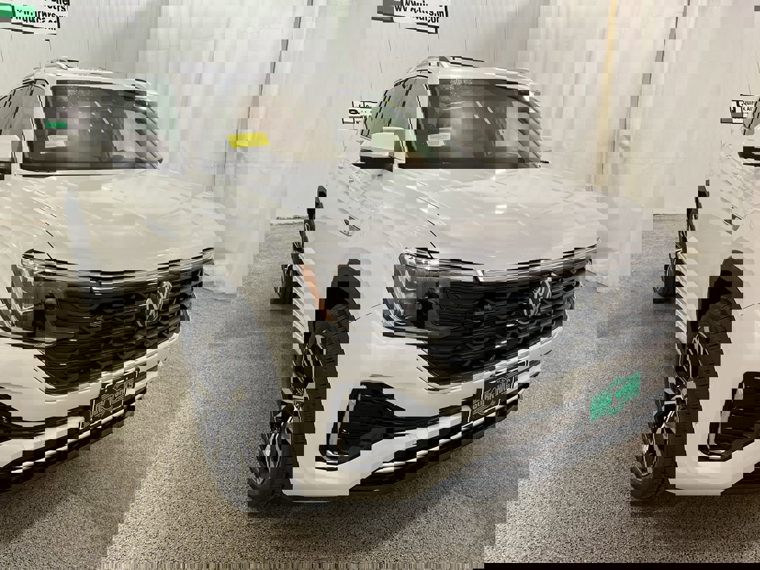 2026 Volkswagen Atlas SEL Premium R-Line's photo