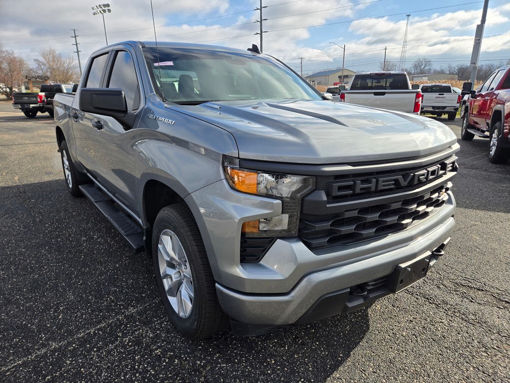 2025 Chevrolet Silverado Base's photo