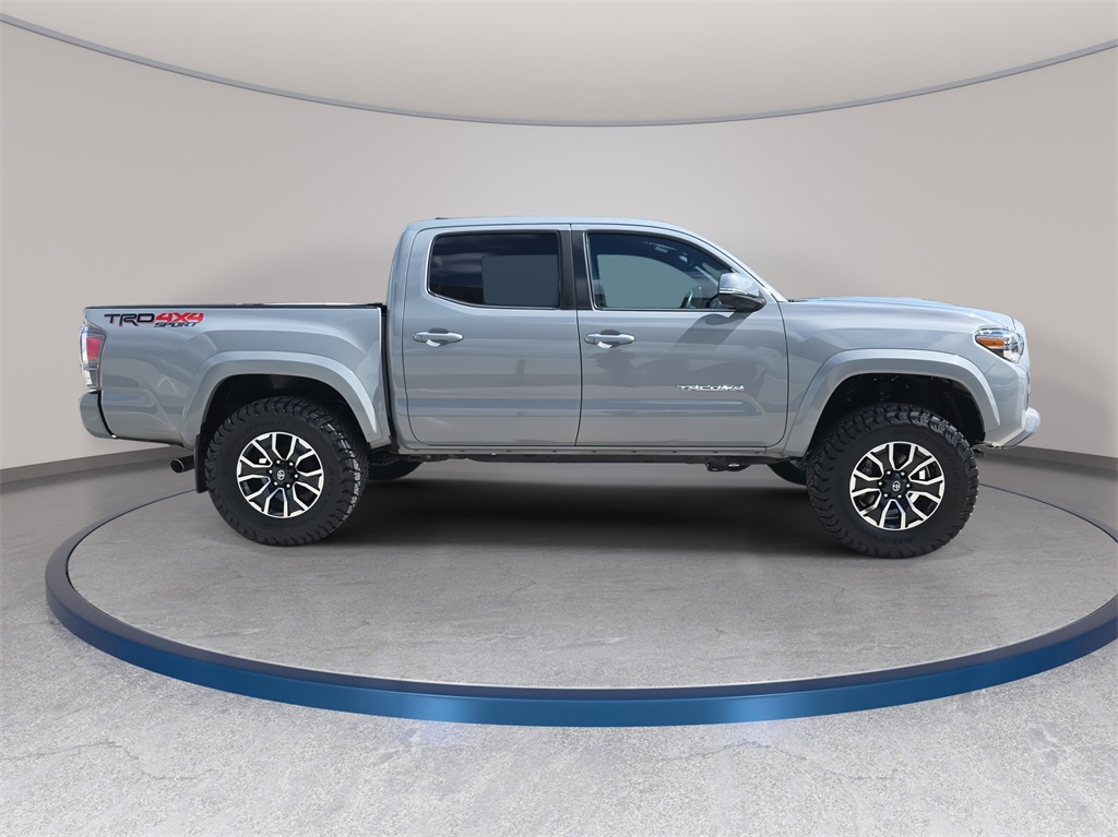 2021 Toyota Tacoma TRD Sport photo 4