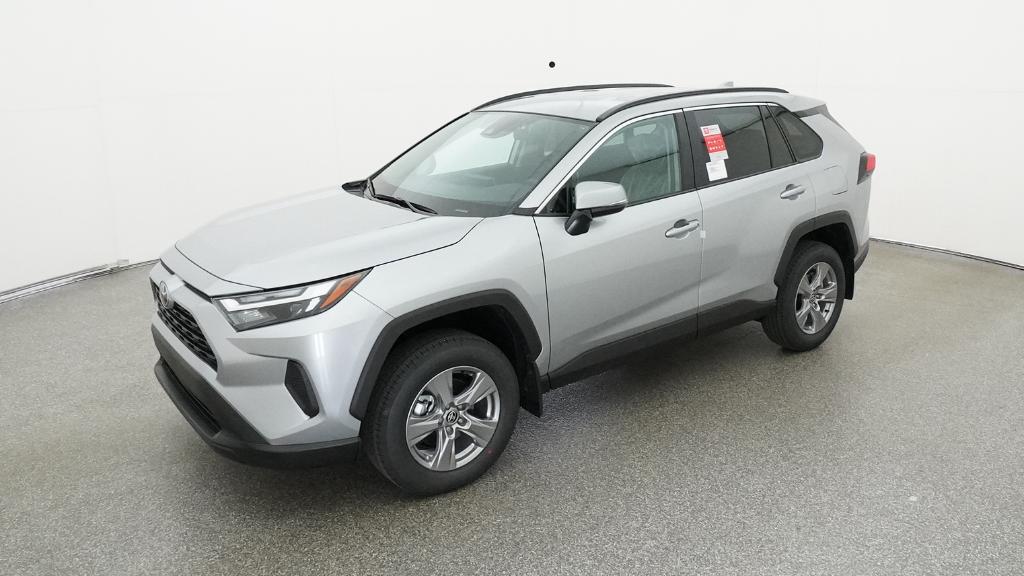 2025 Toyota RAV4 XLE's photo